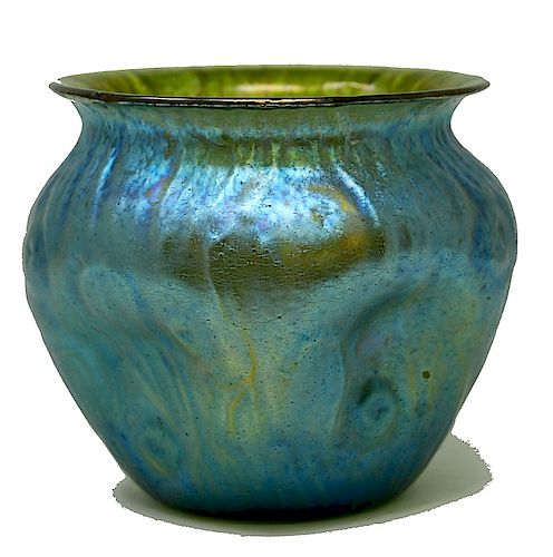 GREEN IRIDESCENT LOETZ VASEGreen