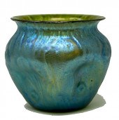 GREEN IRIDESCENT LOETZ VASEGre