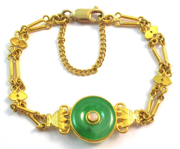 GREEN JADE AND OPAL BRACELET. The