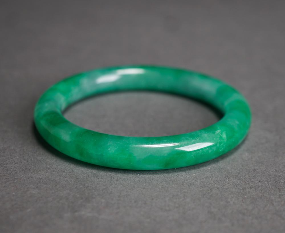 GREEN JADE BANGLE BRACELET, L