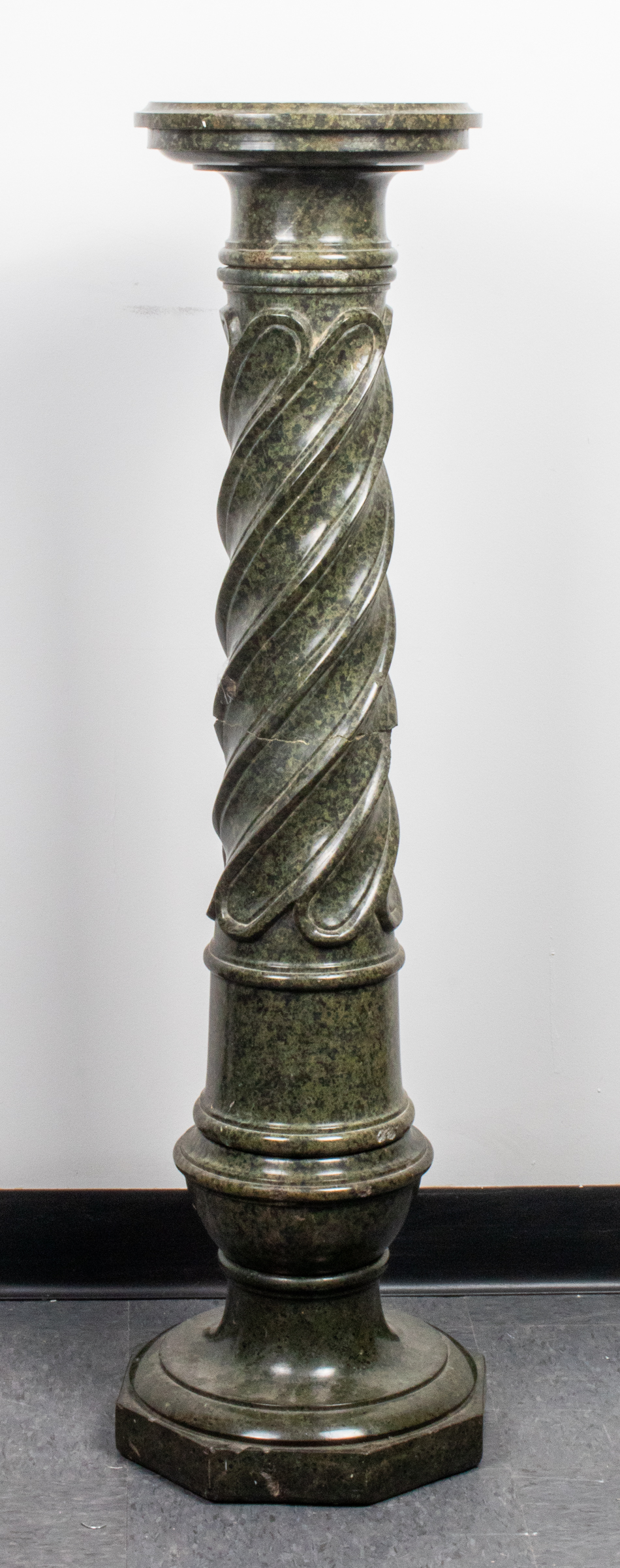 GREEN MARBLE COLUMNAR PEDESTAL
