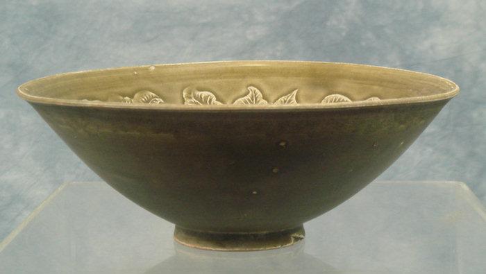 Green Oriental pottery bowl, floral