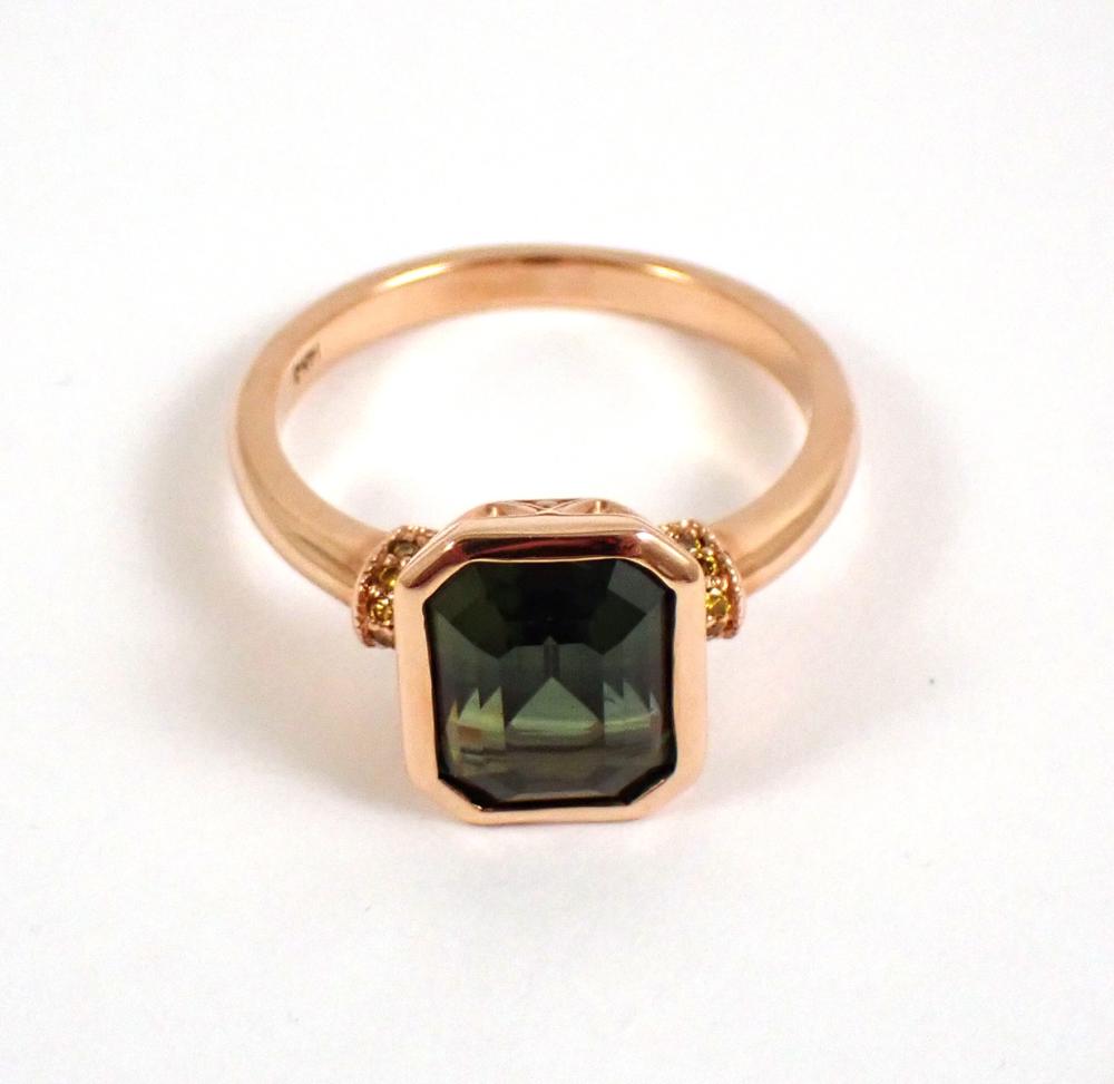 GREEN SAPPHIRE, YELLOW DIAMONDS AND