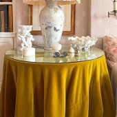 GREEN VELVET FRINGED TABLECLOT
