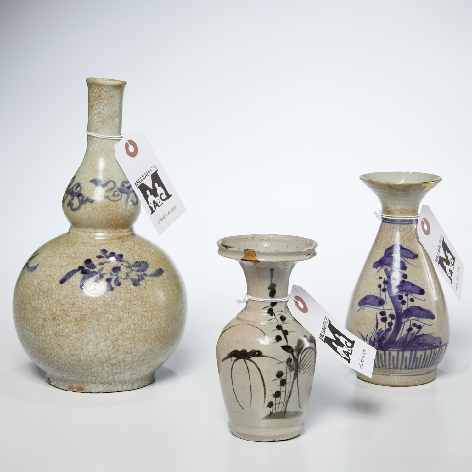 GROUP (3) KOREAN JOSEON PORCELAIN