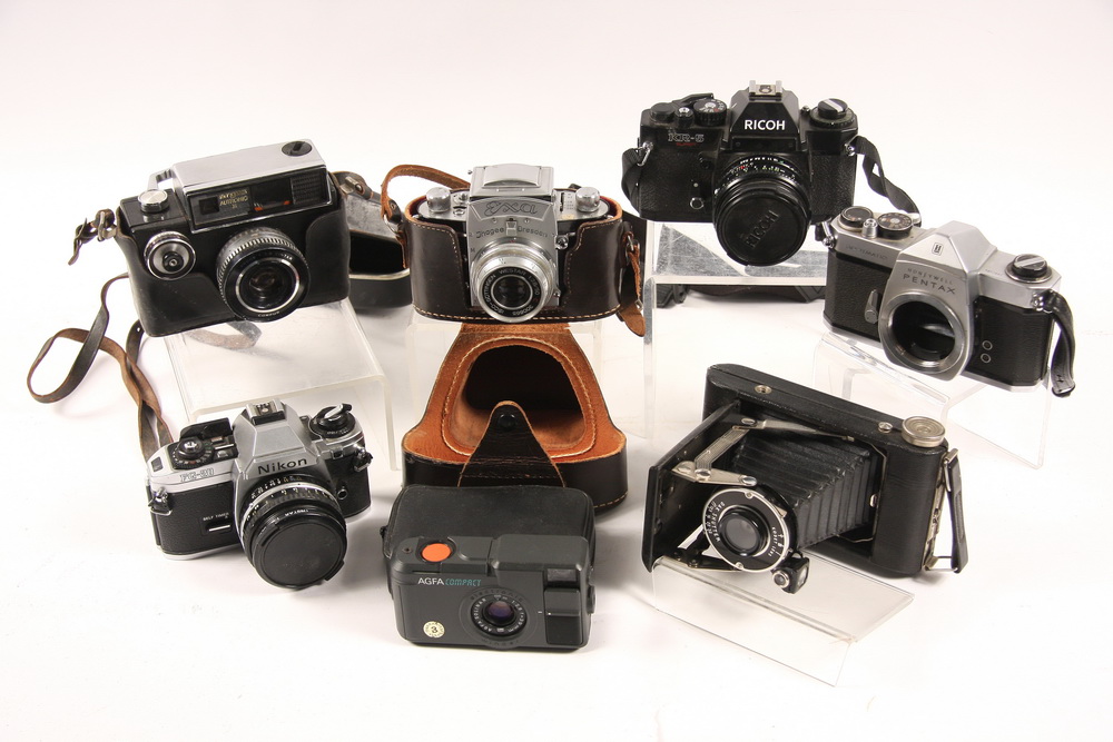 GROUP (7) CAMERAS - Including: