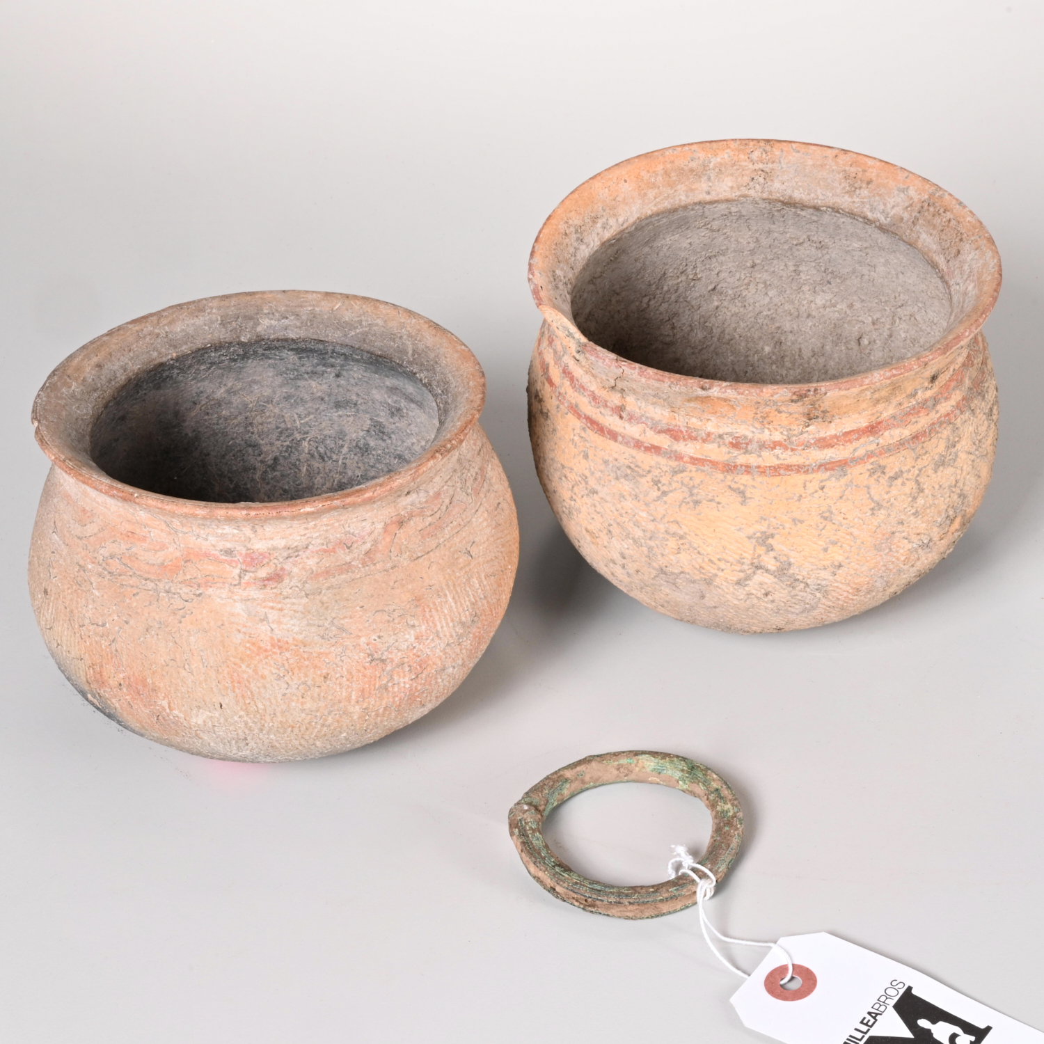 GROUP ANCIENT BAN CHIANG POTTERY