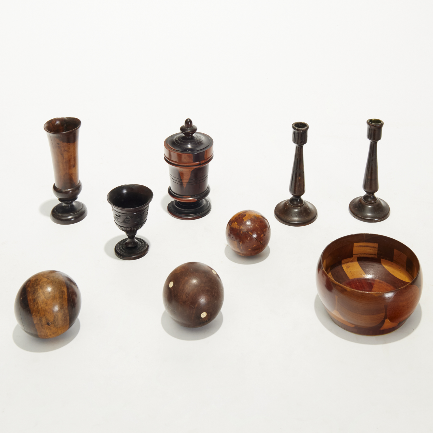 GROUP ANTIQUE AND VINTAGE TREENWARE