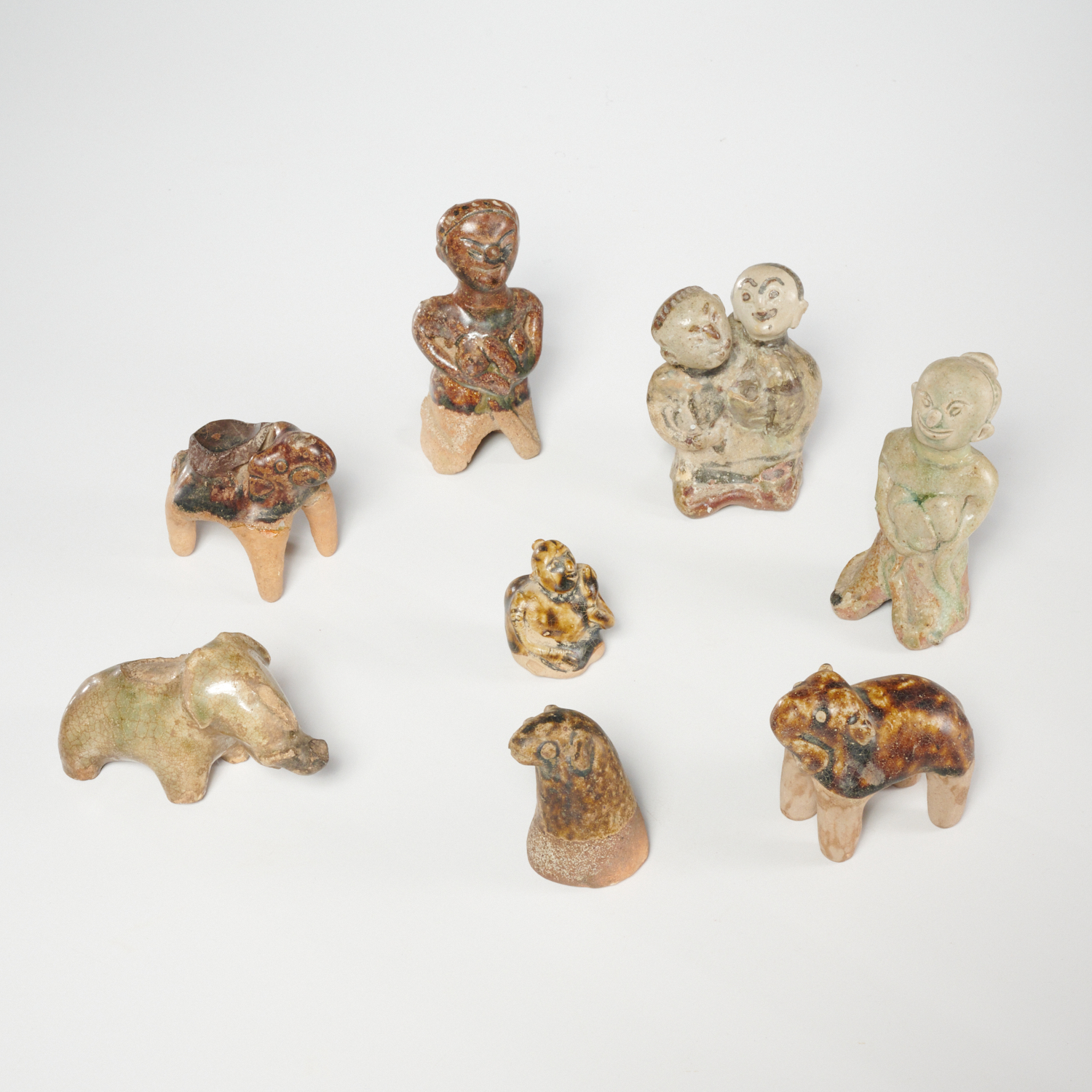 GROUP ANTIQUE THAI POTTERY