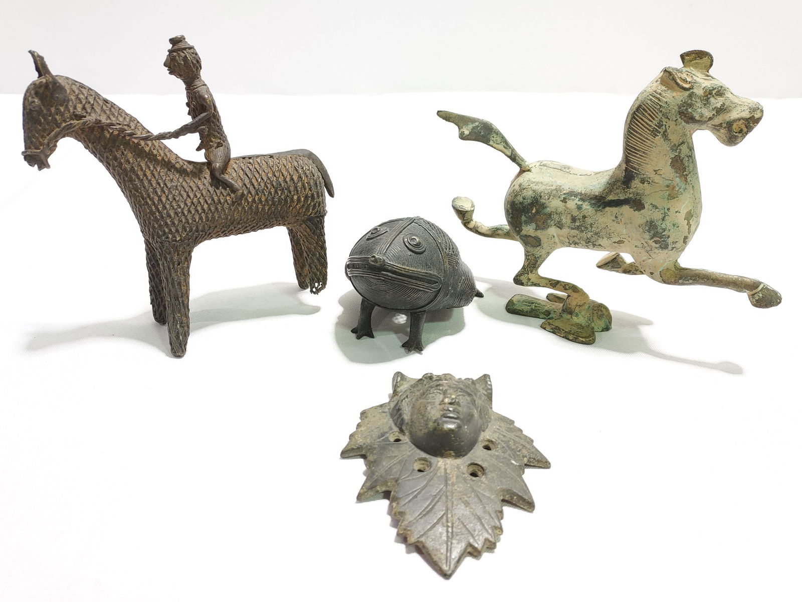 GROUP ARCHAIC METALWARE: INDIAN,