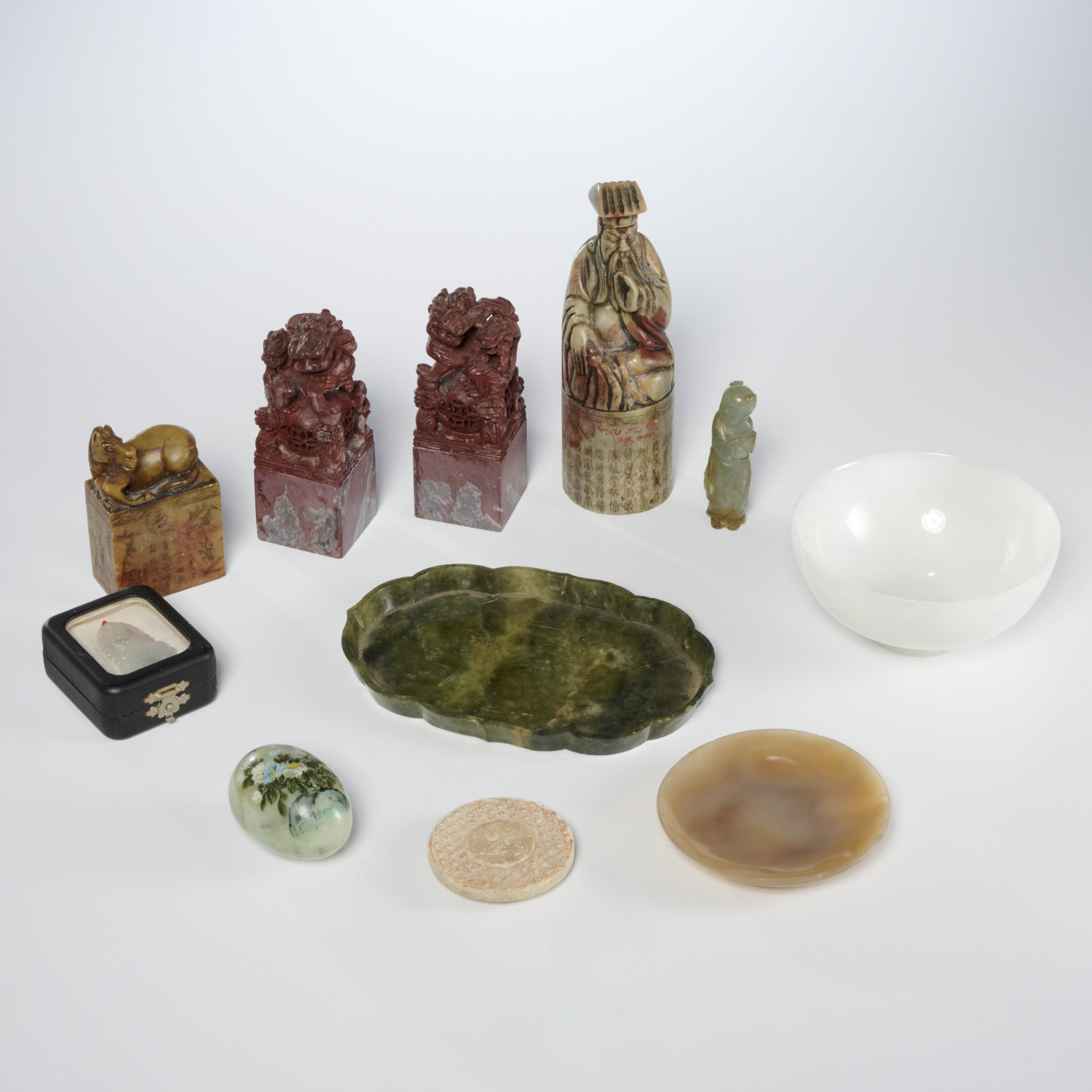 GROUP CHINESE JADE AND HARDSTONE