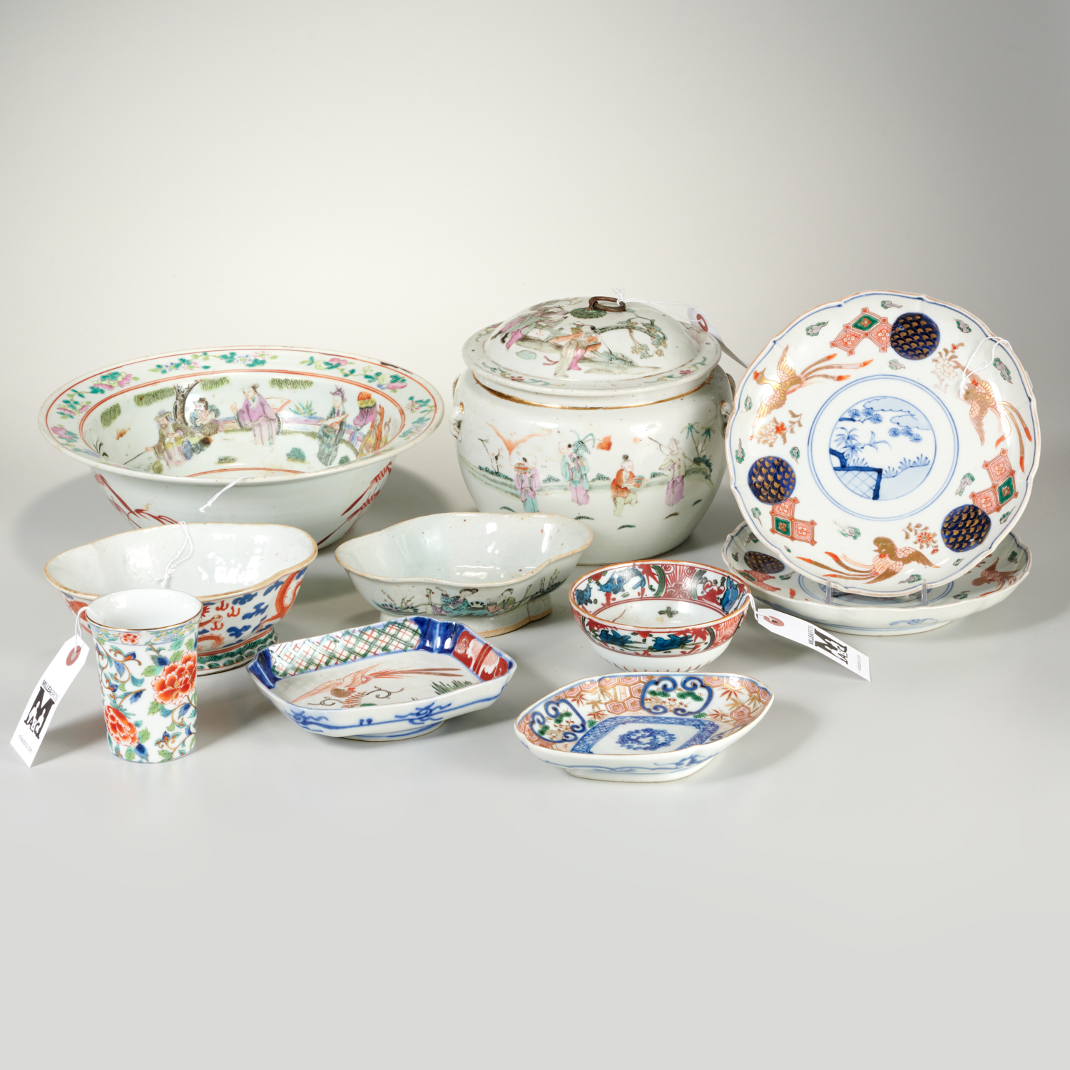 GROUP CHINESE PORCELAIN