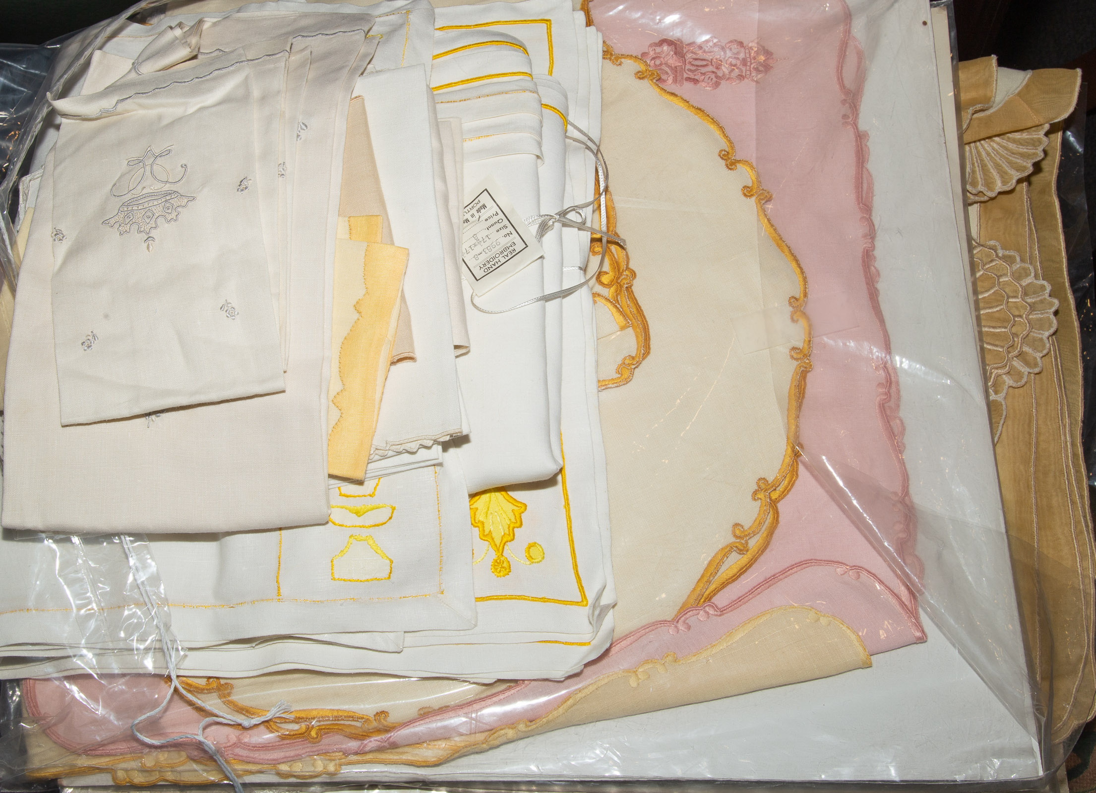 GROUP CONSTANCE LEITER FINE TABLE