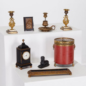 GROUP DECORATIVE OBJECTS AND D
