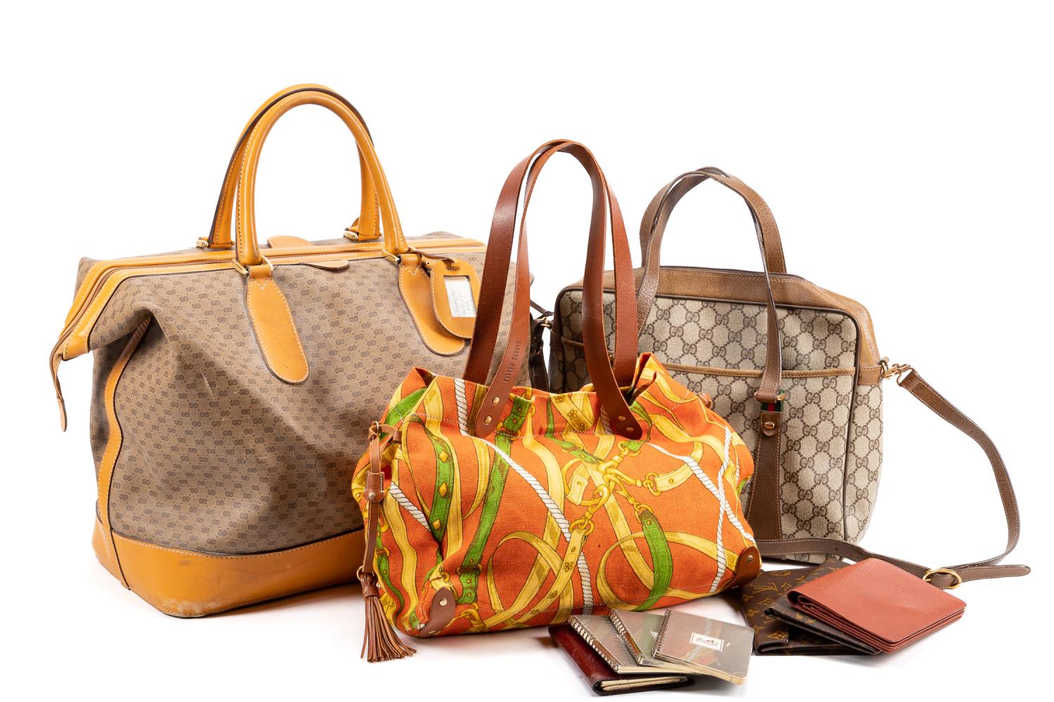 GROUP DESIGNER BAGS & WALLETS, 10