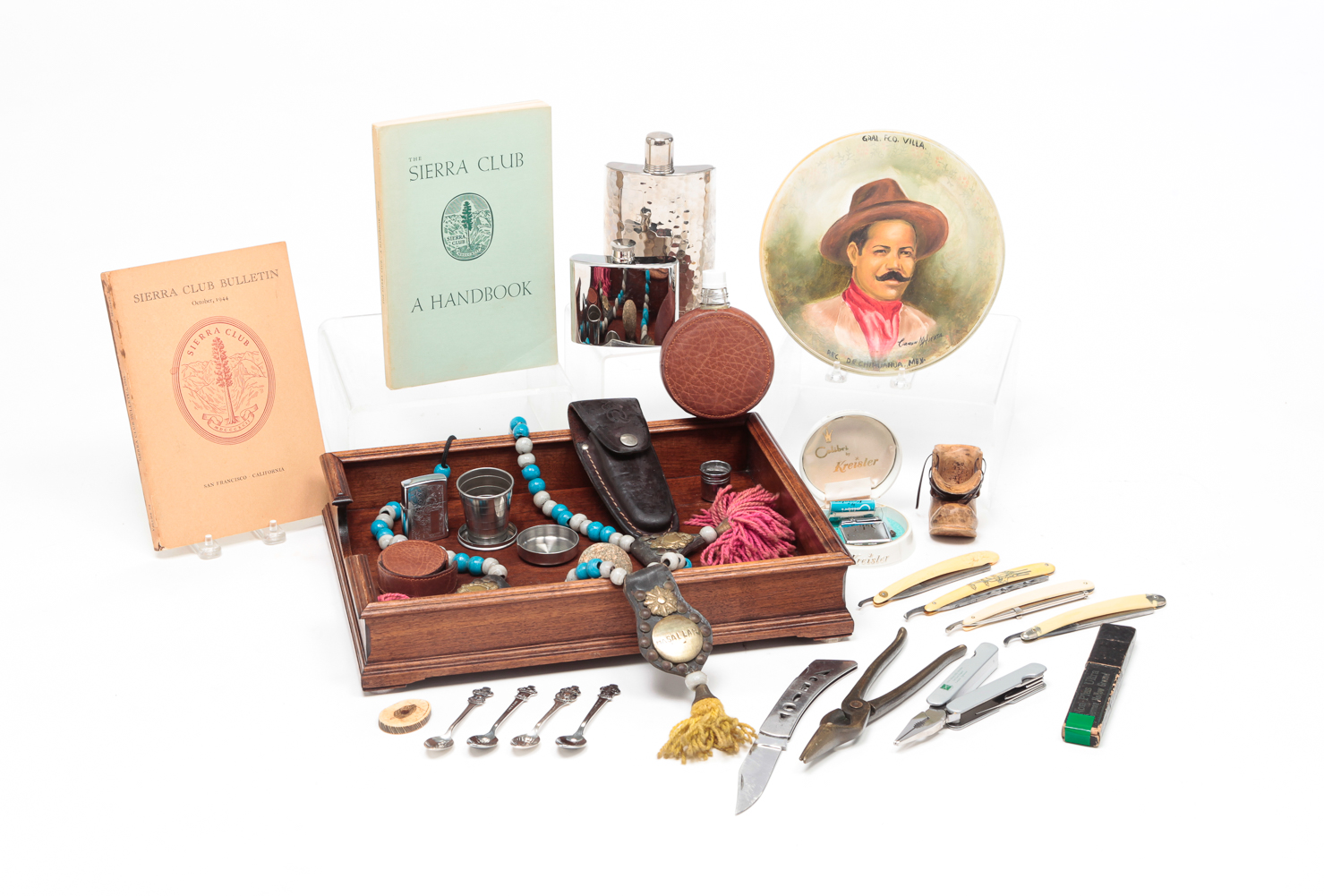 GROUP INCLUDING FLASKS AND STRAIGHT