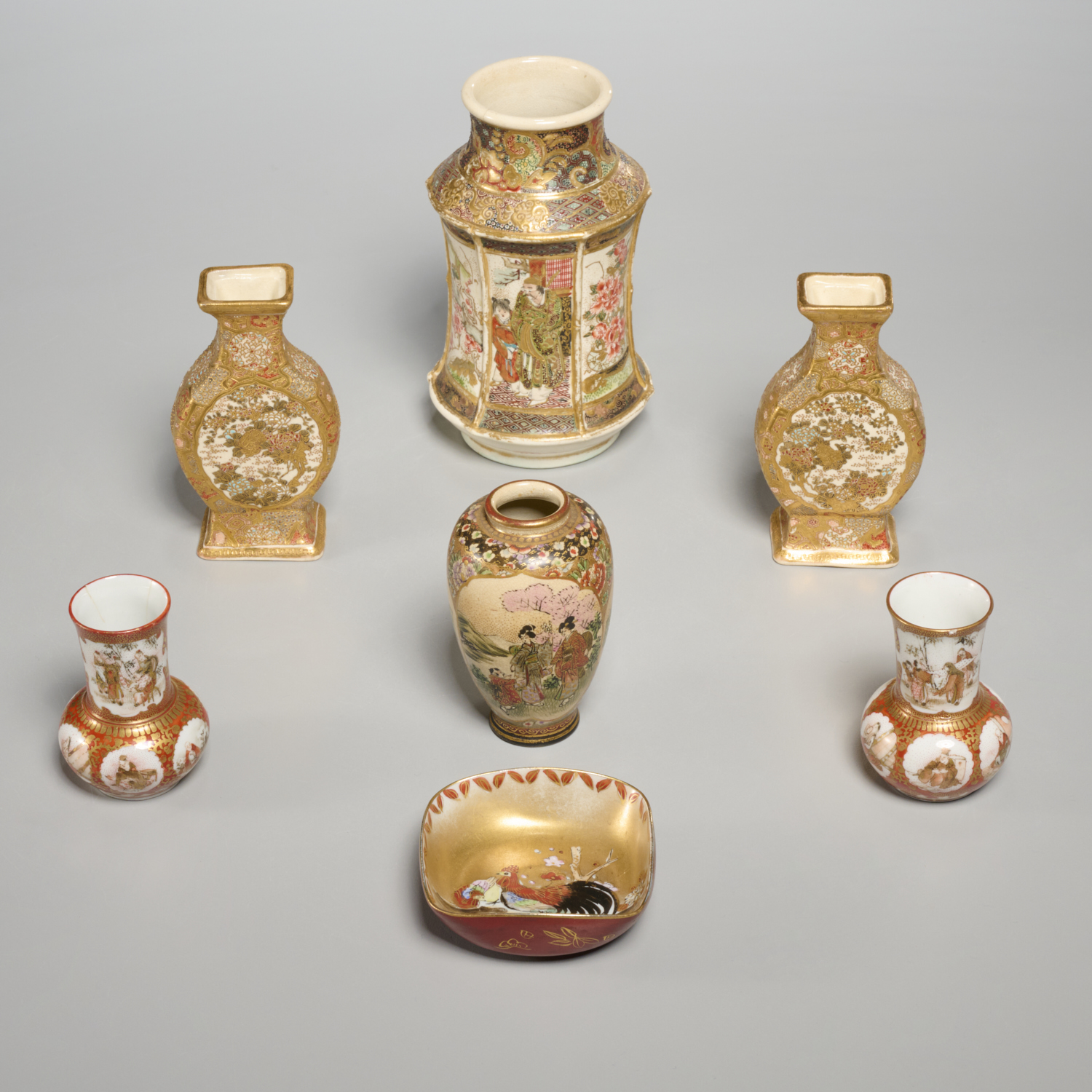 GROUP JAPANESE PORCELAINS, INCL