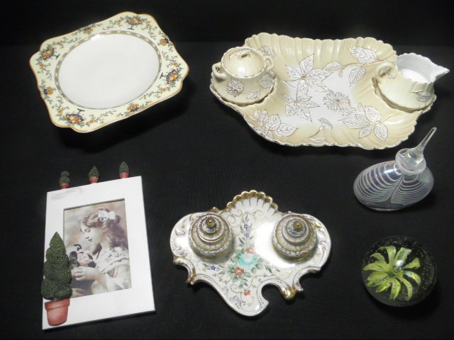Group lot Includes an iridescent