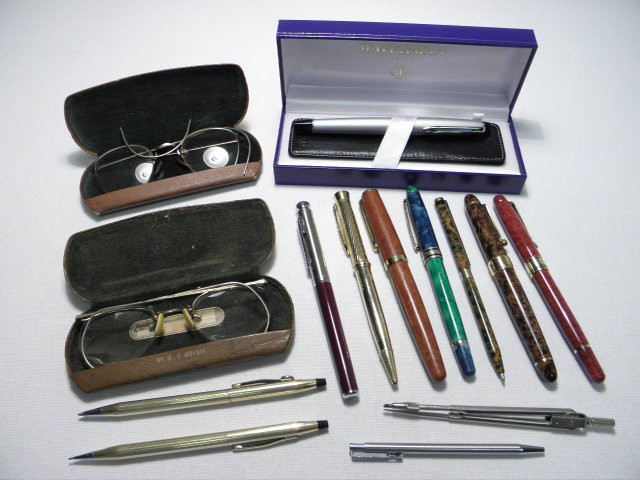 Group lot of assorted pens and
