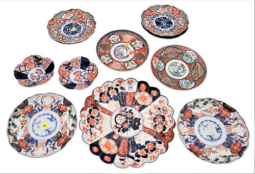 GROUP OF 11 IMARI PORCELAIN