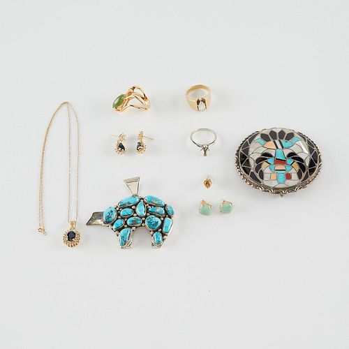 GROUP OF 11 PIECES OF JEWELRY -