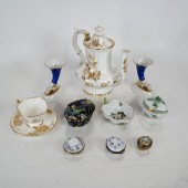 GROUP OF 11 PORCELAIN ITEMSA g