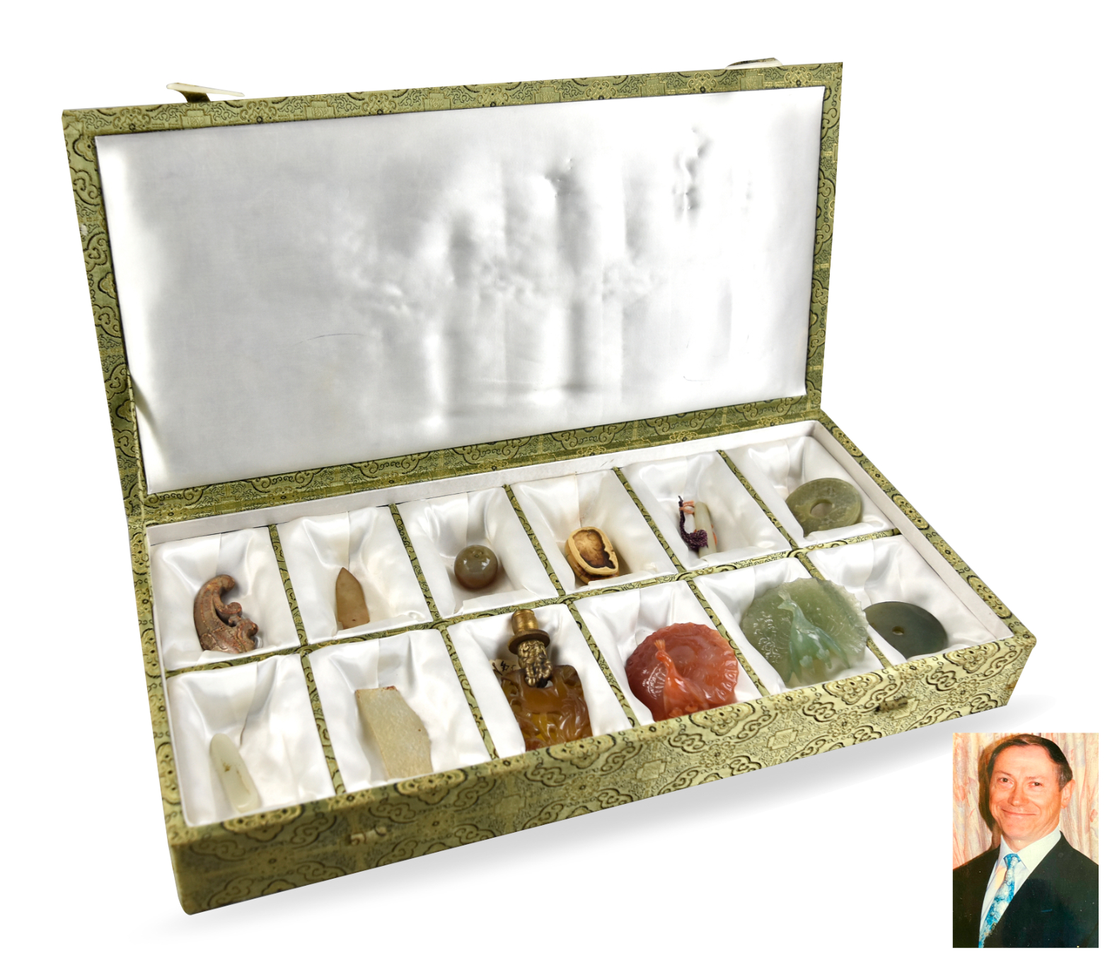GROUP OF 12 ANTIQUE JADE,