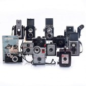 GROUP OF 12 VINTAGE FILM CAMER