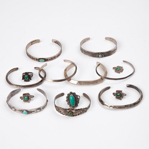 GROUP OF 13 NATIVE AMERICAN JEWELRY