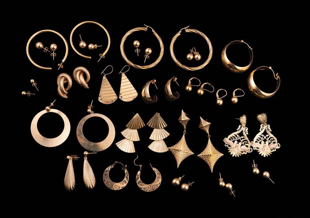 GROUP OF 14 KT. YELLOW GOLD