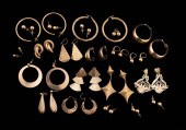 GROUP OF 14 KT. YELLOW GOLD EA