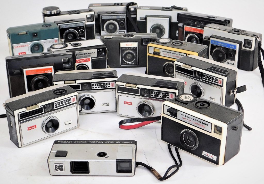 GROUP OF 16 KODAK INSTAMATIC