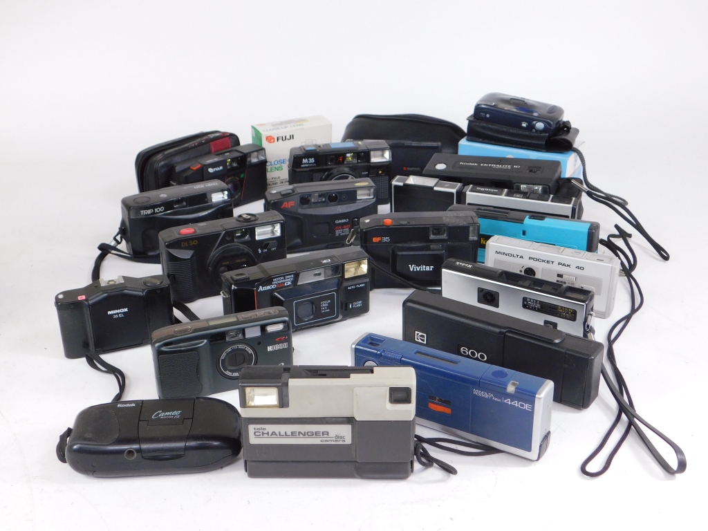 GROUP OF 21 POINT AND SHOOT CAMERAS