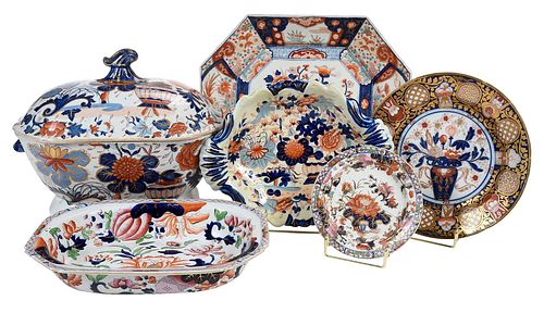 GROUP OF 23 TABLE OBJECTS IN THE