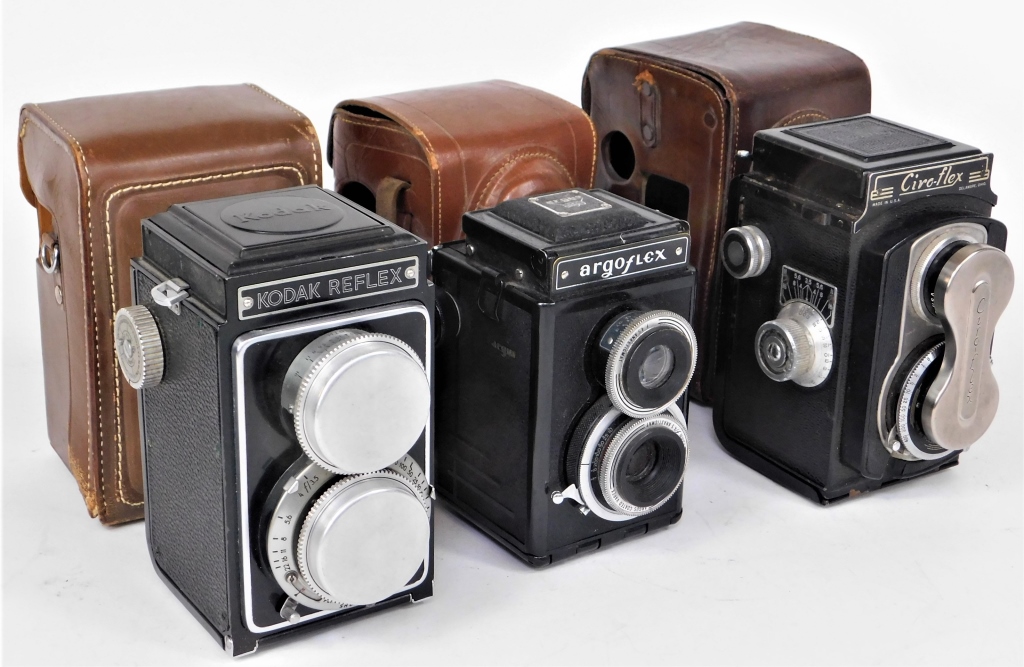 GROUP OF 3 AMERICAN TLR CAMERAS