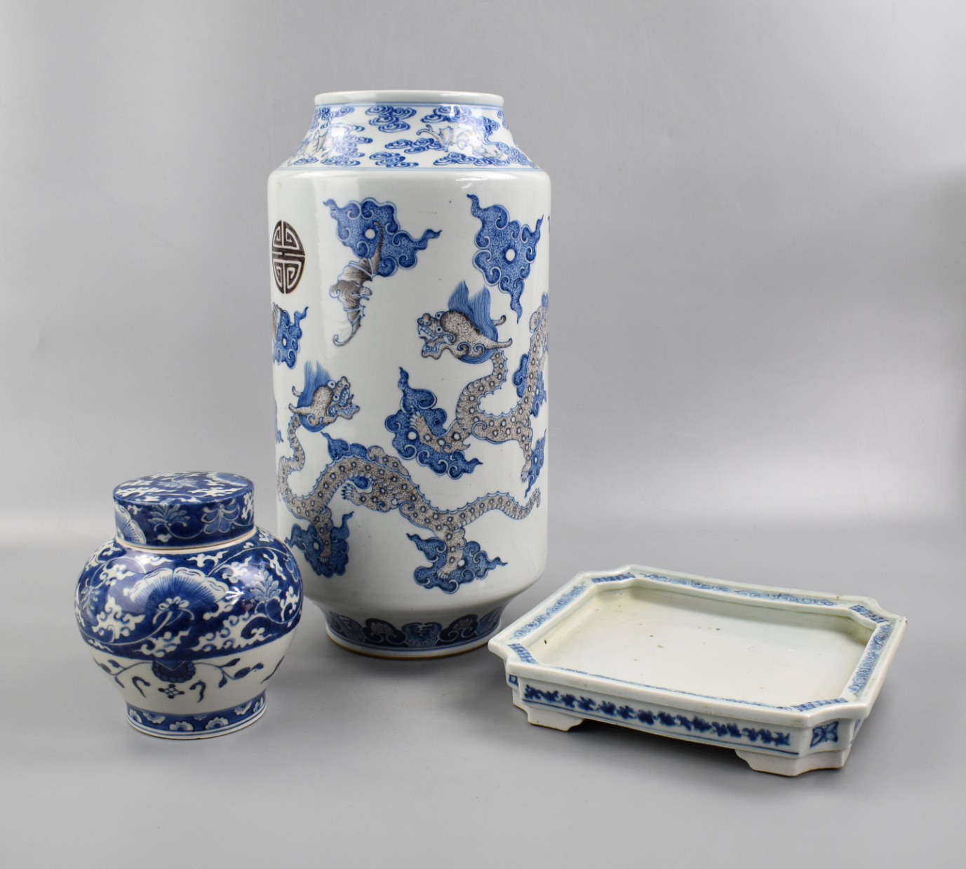 GROUP OF 3 CHINESE BLUE & WHITE