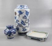 GROUP OF 3 CHINESE BLUE & WHIT