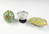 GROUP OF 3 FAMILLE ROSE JAR, D