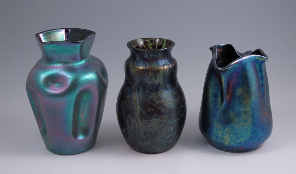 GROUP OF 3 IRIDESCENT ART GLASS