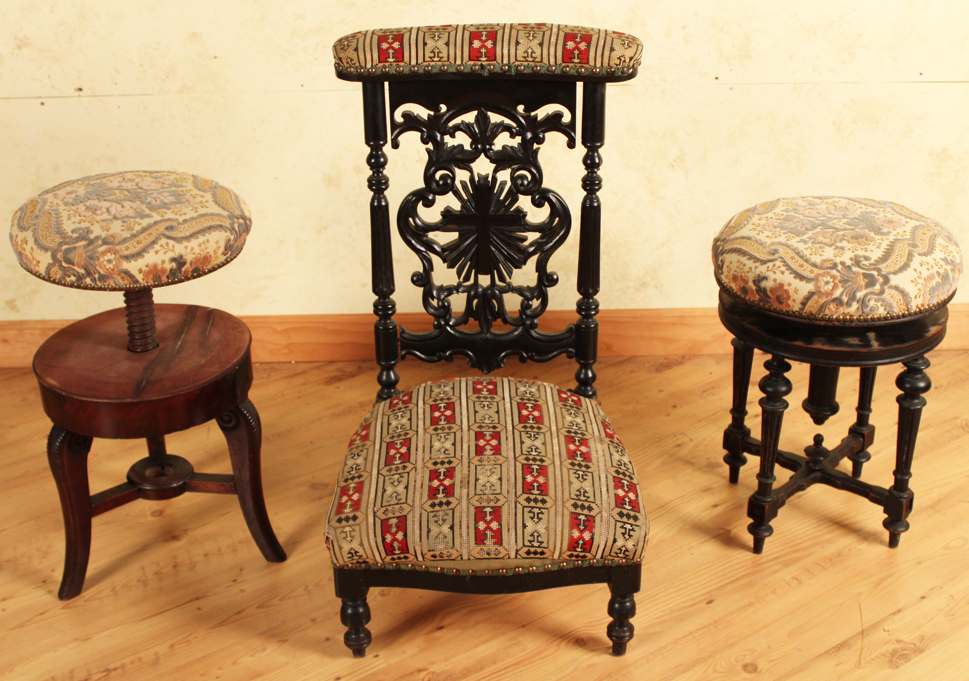 GROUP OF 3 SEATING PIECES GROUP
