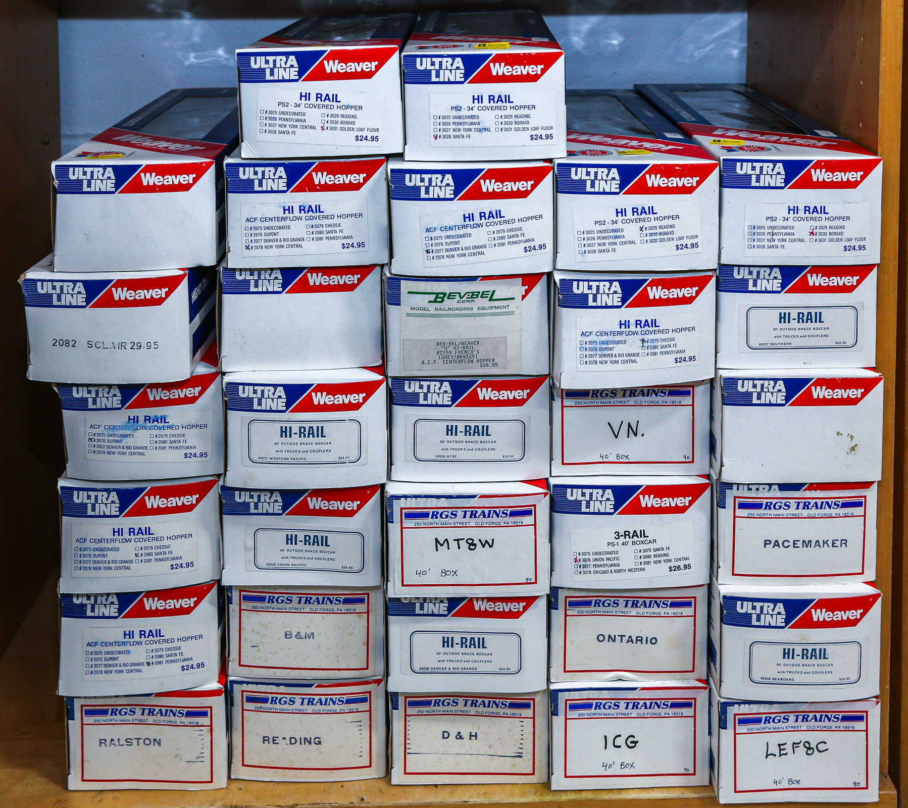 GROUP OF 32 WEAVER "O" GAUGE