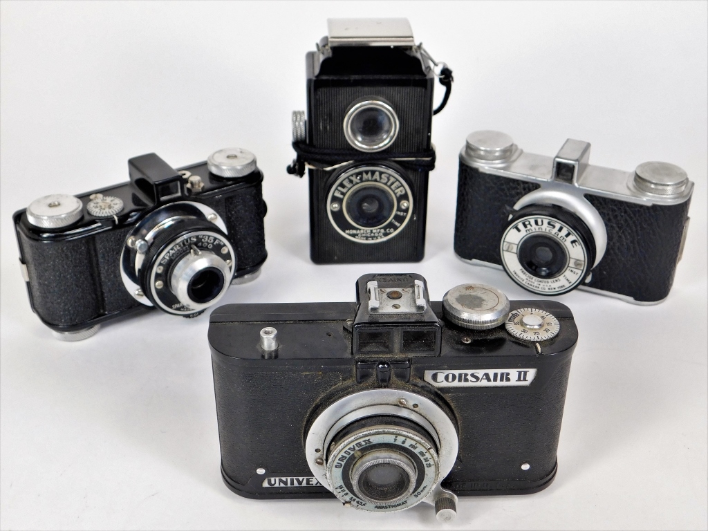 GROUP OF 4 1940S CAMERAS Group of 4