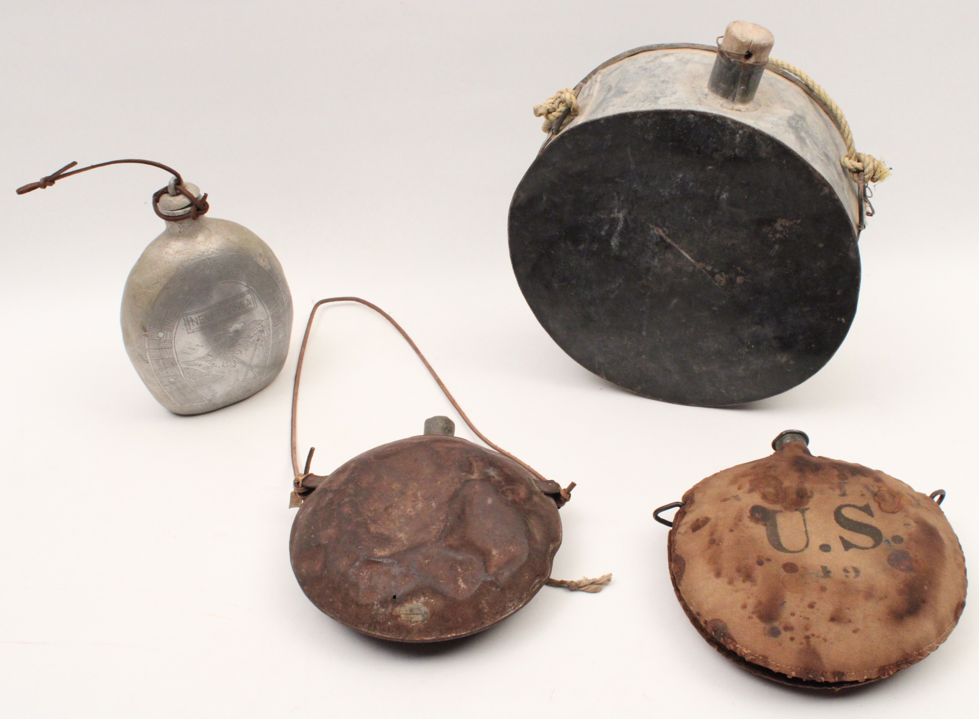 GROUP OF 4 VINTAGE MILITARY