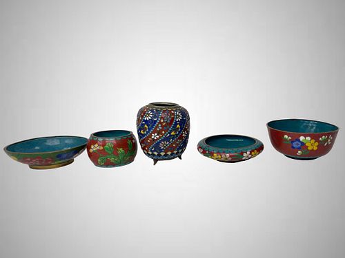 GROUP OF 5 JAPANESE CLOISENNE BOWLS