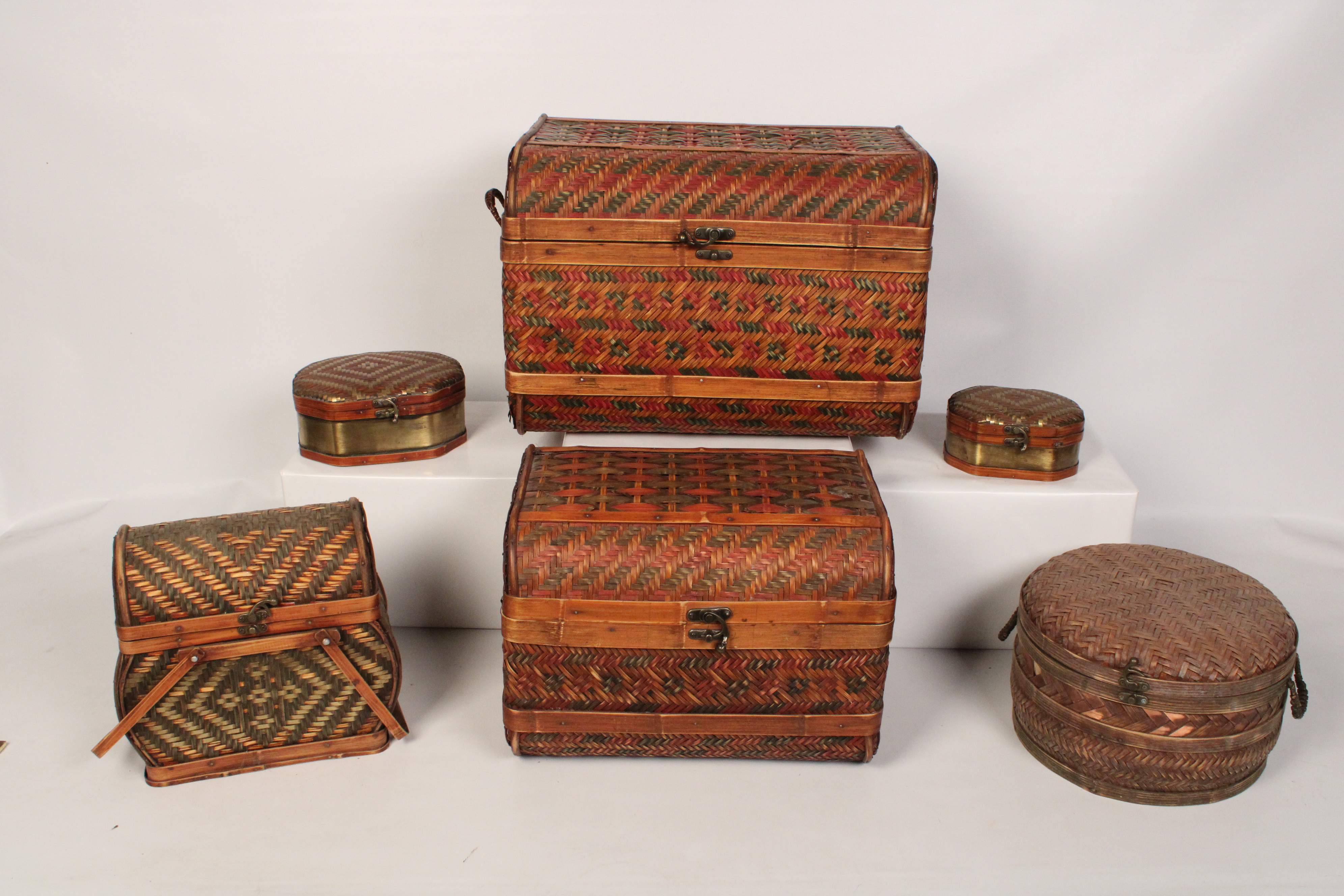 GROUP OF 6 WOVEN BOXES GROUP OF 6