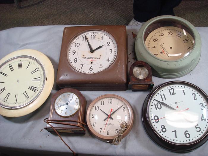 Group of 7 assorted electric clocks