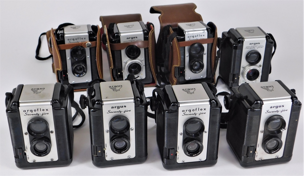 GROUP OF 8 ARGUS TLR CAMERAS