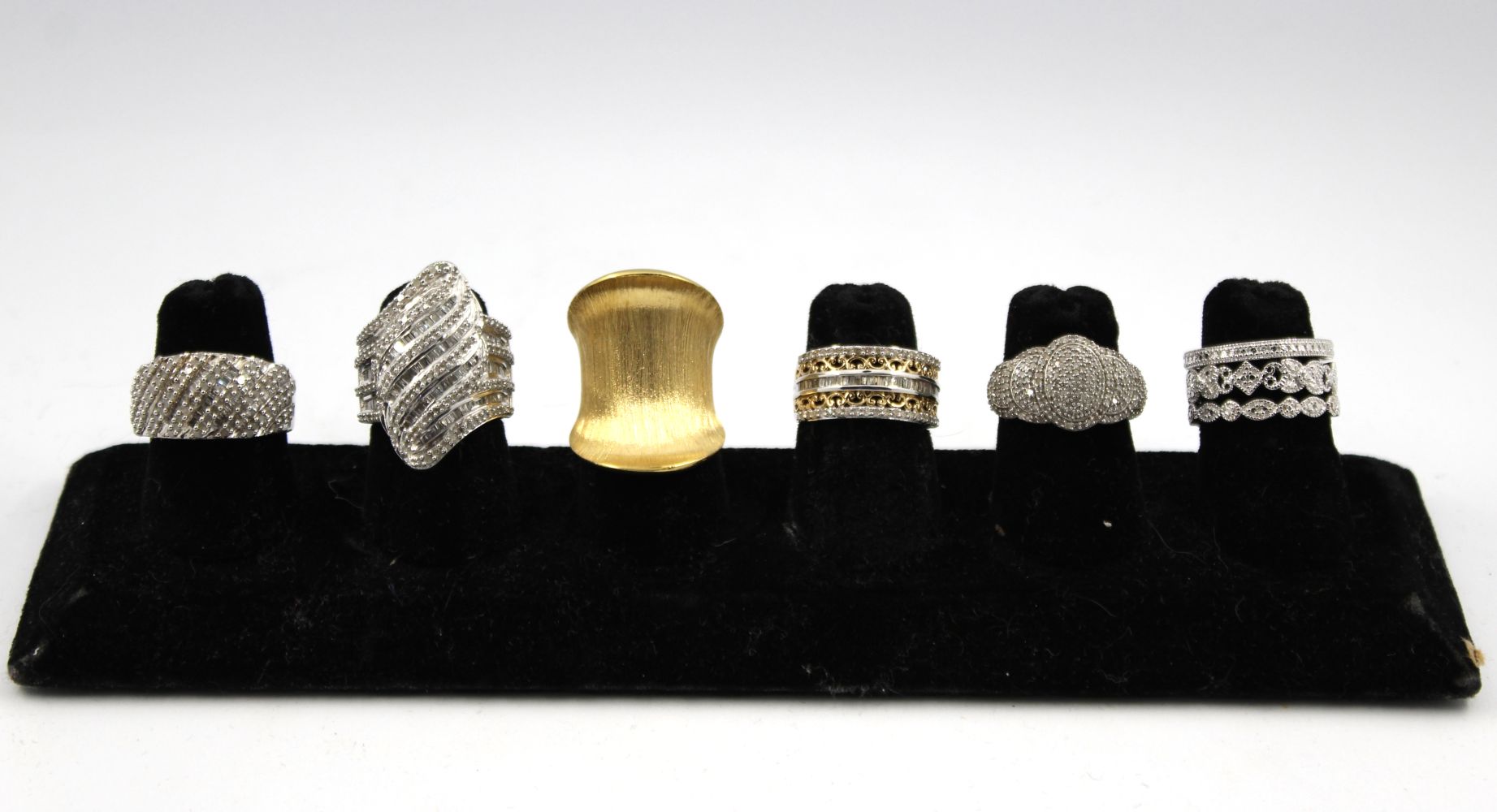 GROUP OF 8 STERLING SILVER RINGS