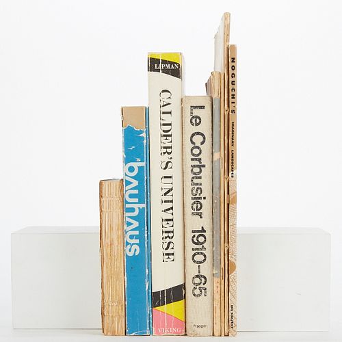 GROUP OF 9 GALLERY ARTIST BOOKS -