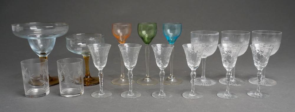 GROUP OF AMBER AND CLEAR GLASS